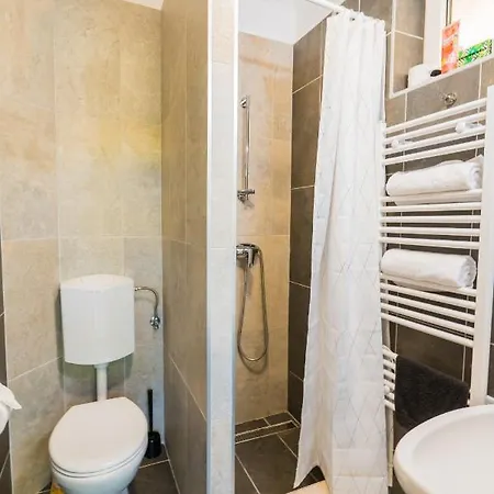 Relax Apartman Apartment *