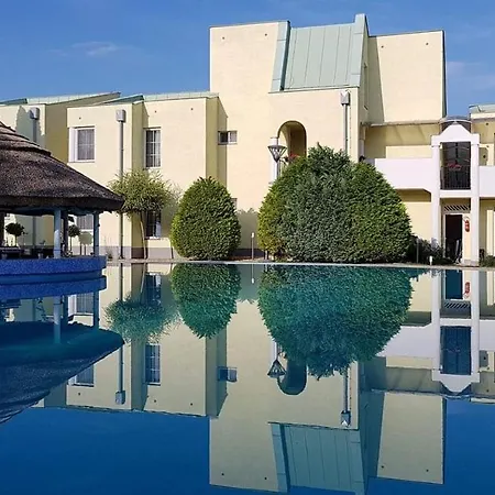 Relax Apartman Apartment *